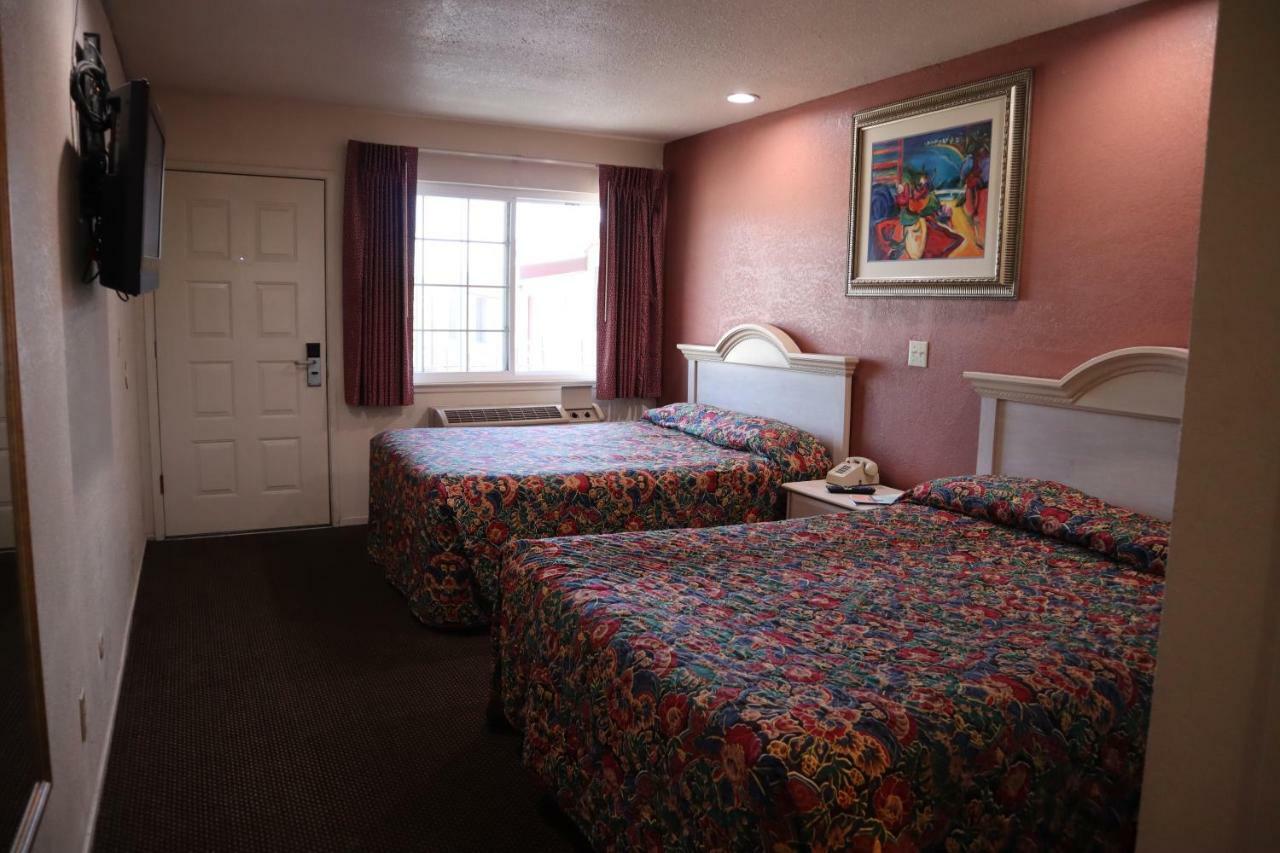 Capri Boardwalk Motel 2*